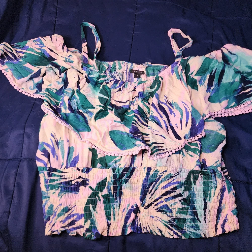 Torrid Pink and Blue Ruffled Crop Top - Picture 2 of 2